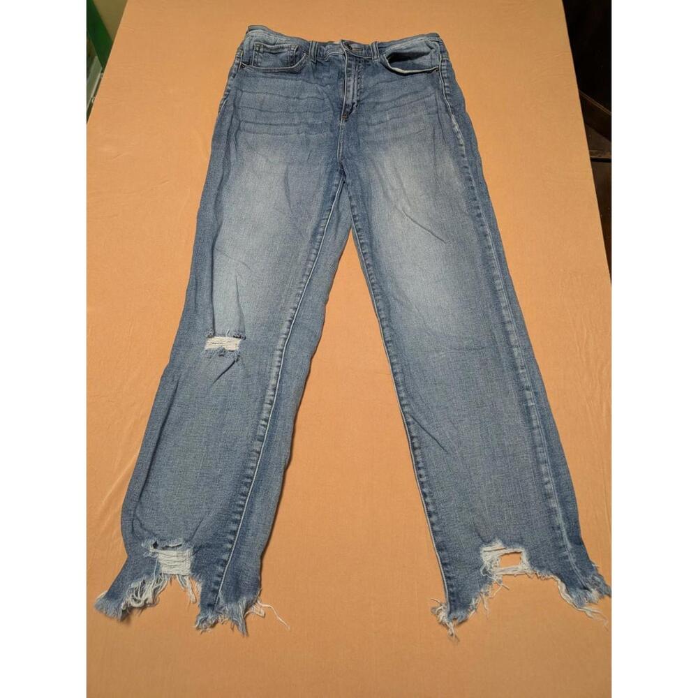 Sneak Peak Ladies Distressed High Rise Jeans Size 11‎